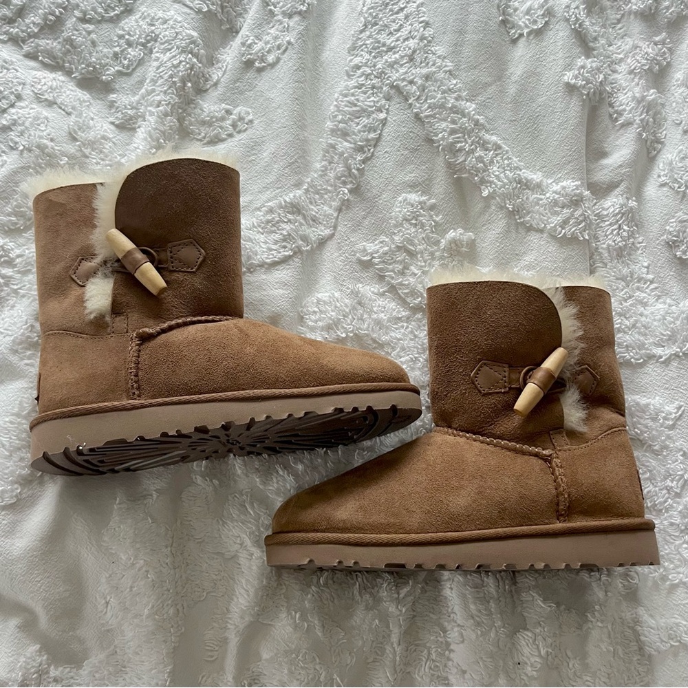 Brand New UGG Tan Ankle Boots with Shearling Lining